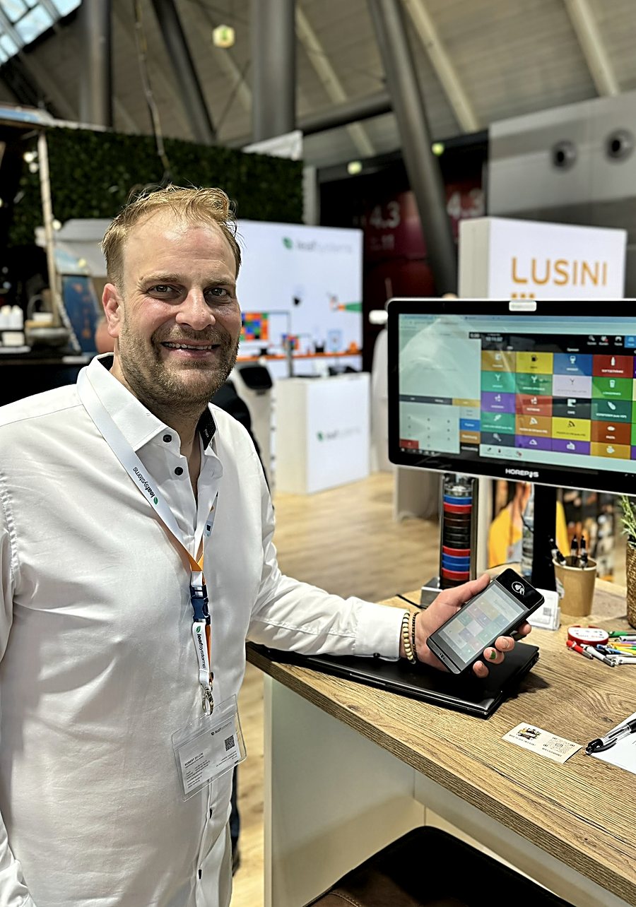 Robert Zelgin auf der Intergastra – Beratung und Vertrieb von Kassensoftware, mit Kassensystem und SoftPOS-Handheld